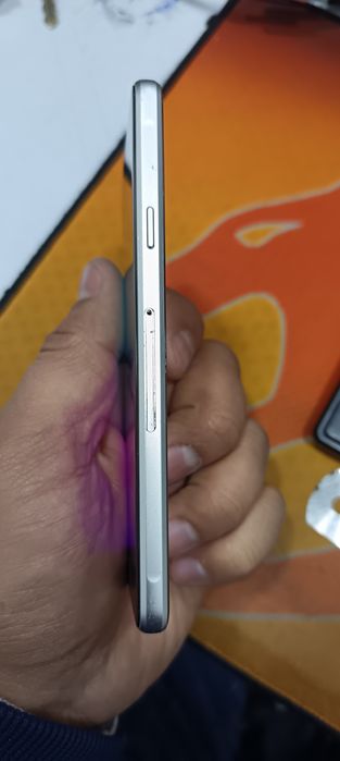 Samsung A3 2017 sotiladi