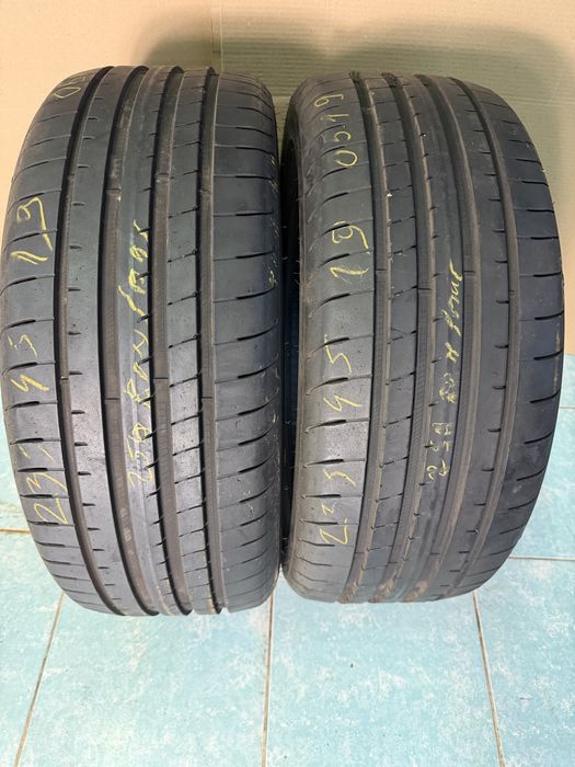 235/45/19 - 2 buc - Goodyear - vara