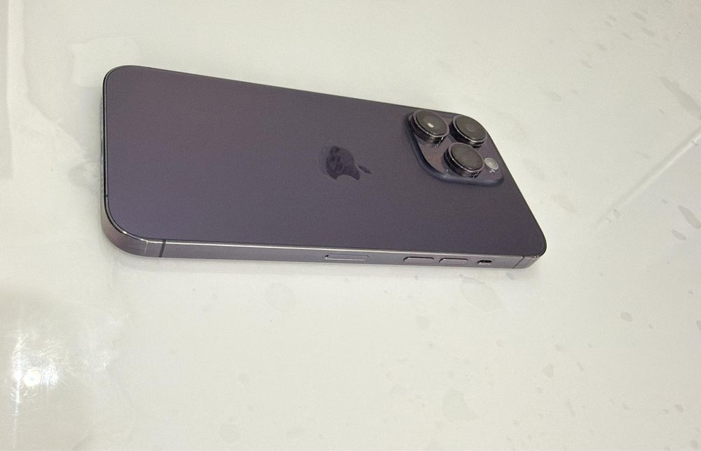 Продам айфон 14 про макс