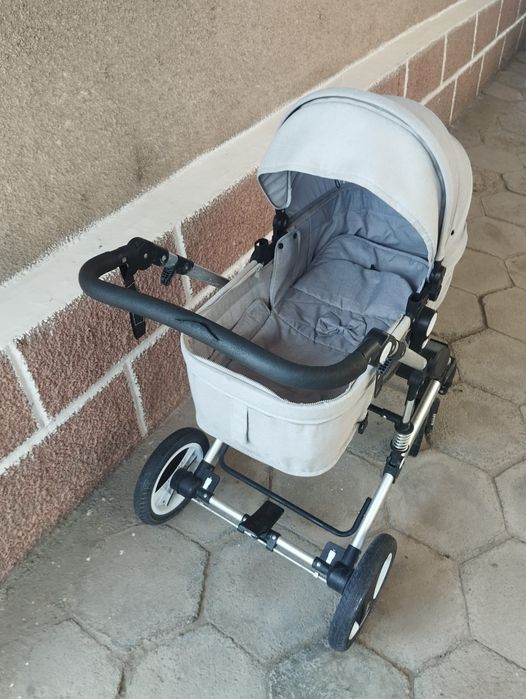 Срочно продам коляску