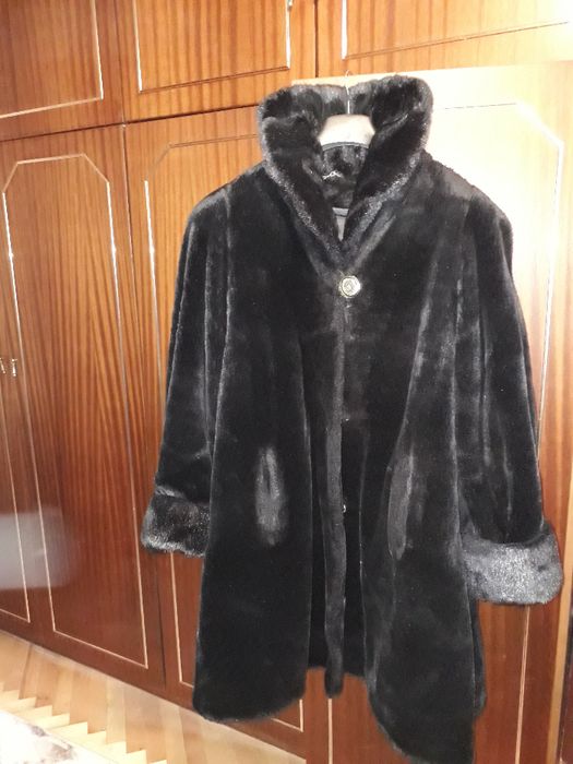 Продавам Палто -