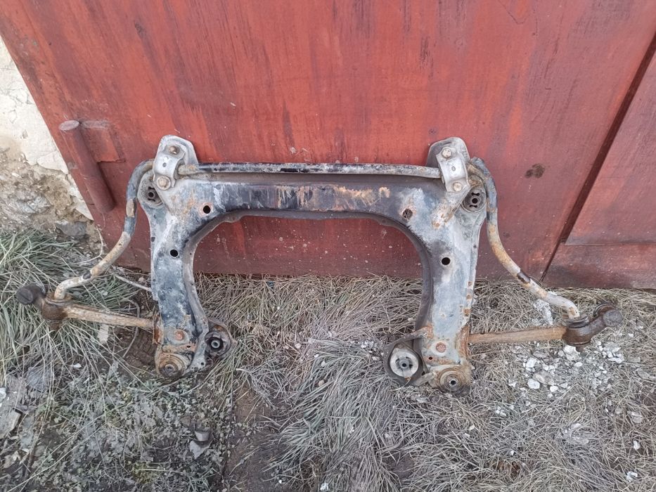 Подрамник передний Ауди 100 С3