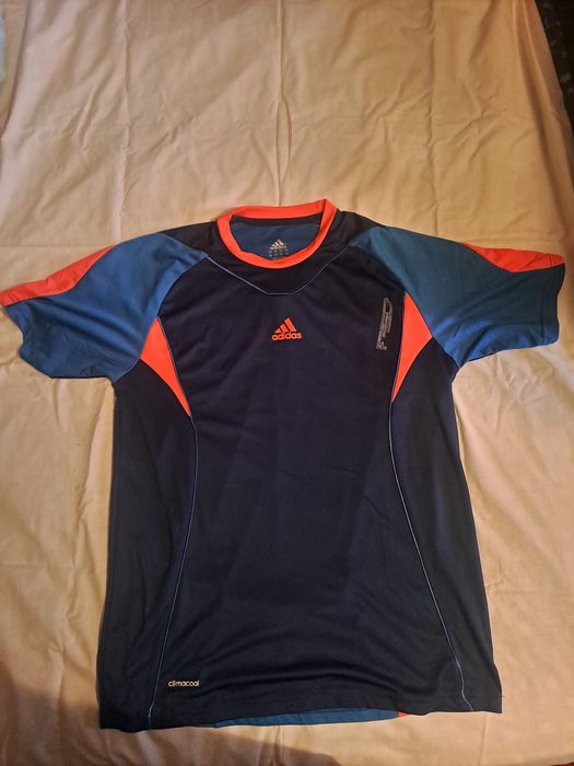Спортни тениски  nike и Adidas .Цените са приемливи .