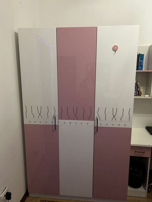 Детский спальный гарнитур для девочки.