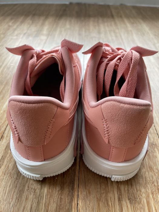 Чисто нови Nike W Air Force 1 Fontanka