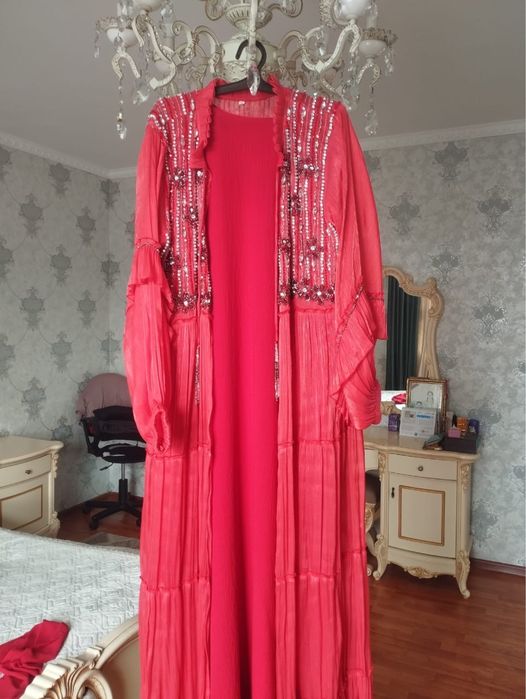 Платия вчерный !