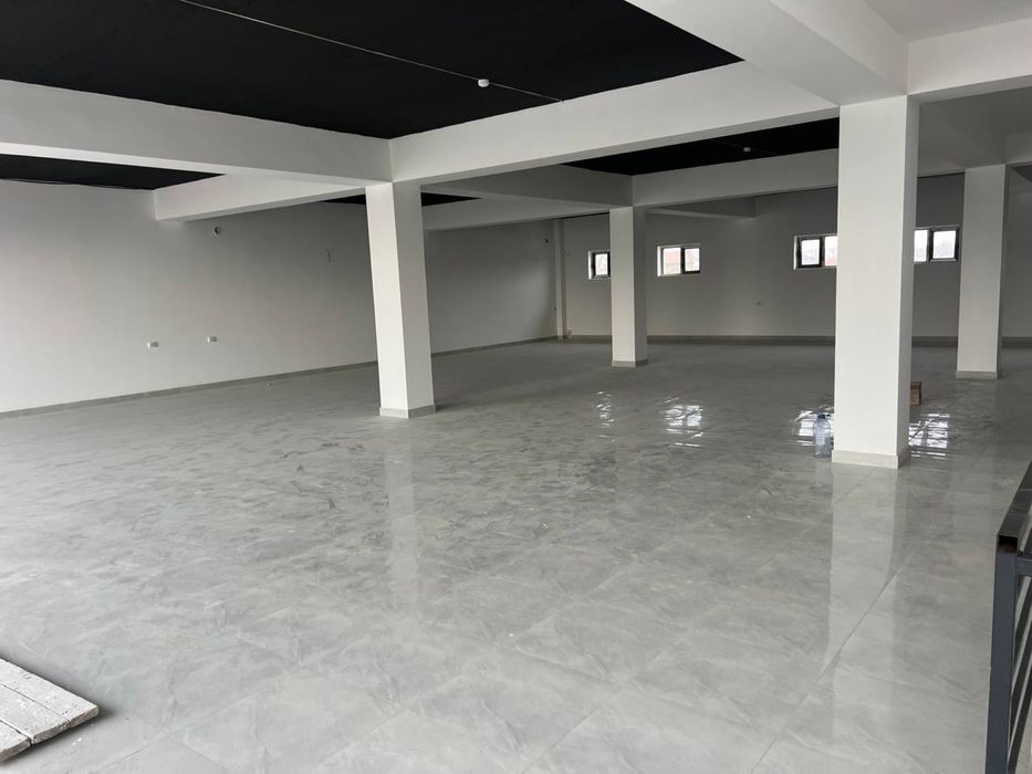 Аренда здания . Можно по этажам . Домбрабад .