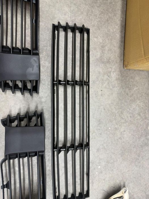 Решетки за предба броня Passat B5.5