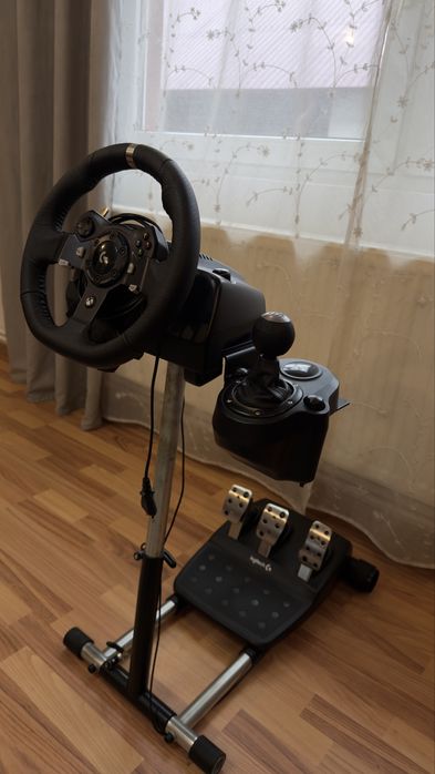 Volan Gaming Logitech 920 cu pedale și schimbător – Stare foarte bună