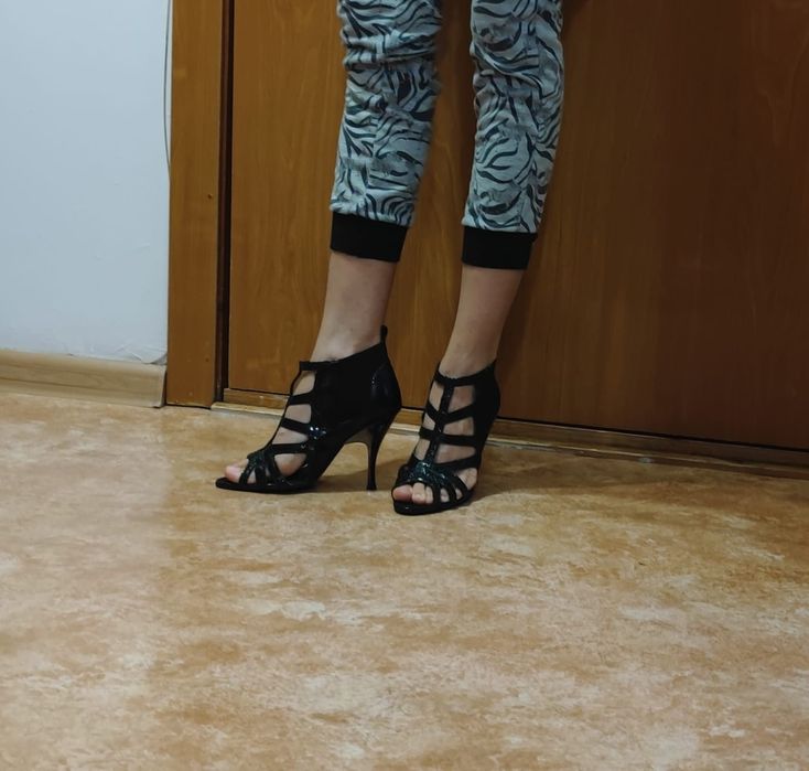 Босоножки 36 размер