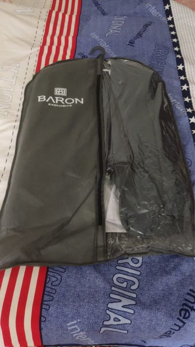 Продаю мужской костюм