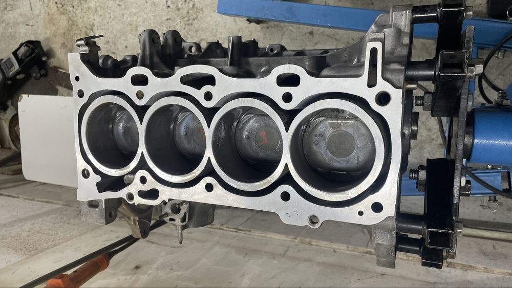 Блок двс 2AZ от Тойота