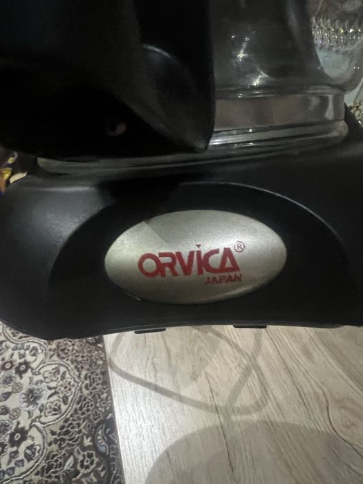 Продается кофе машина .