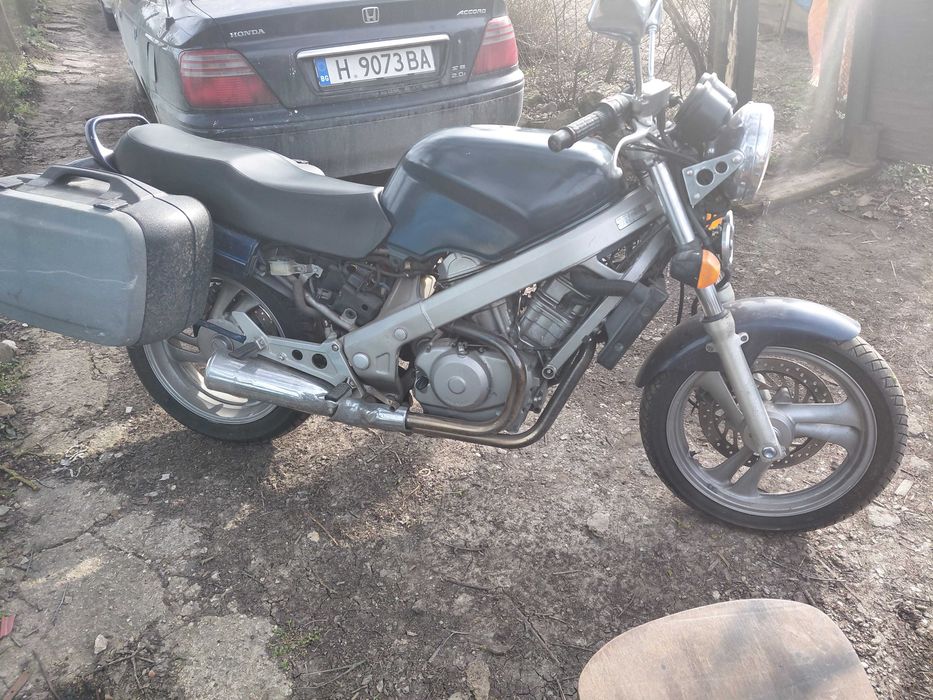 Продавам мотор honda ntv 650