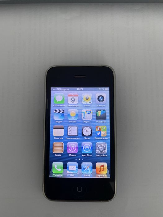 Продам телефон iphone 3