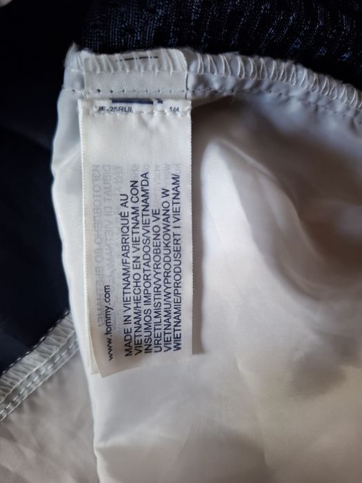 Tommy Hilfiger мъжка вегровка S- M размер.