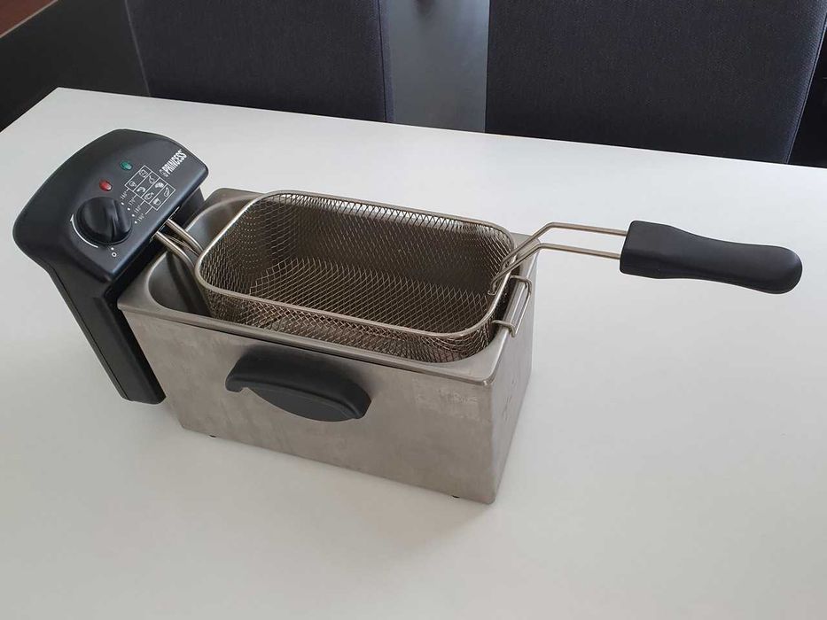 Friteuza profesionala Princess 2626, 2200W, 3 L