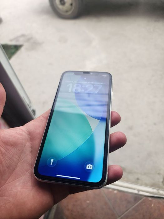 Iphone 11 ideal holatda