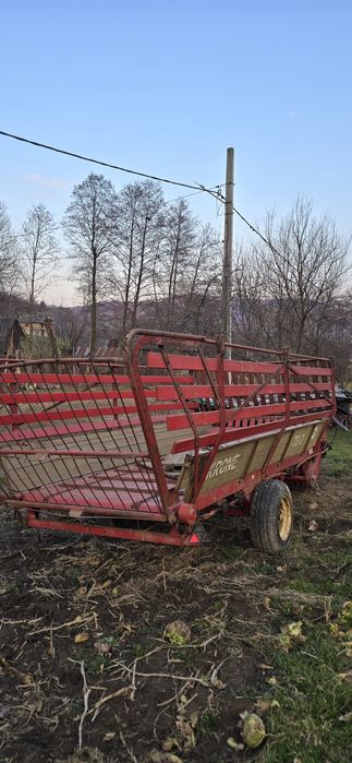 Remorca de strâns iarba krone TS-3