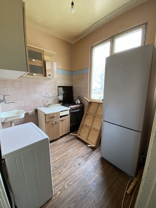 Срочно продается двух комнатная Квартира.