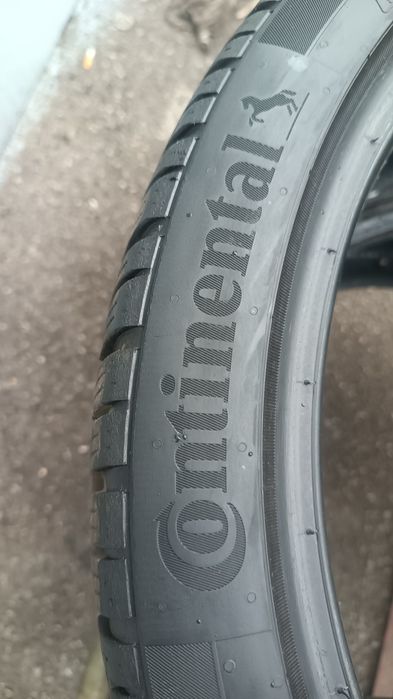 255/35/19 Continental