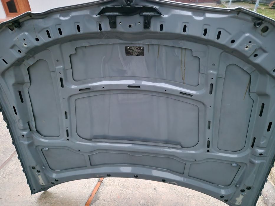 Capotă și bară față BMW e90 facelift