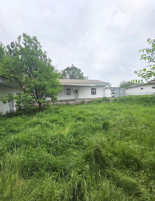 Продаётся земельный участок с домом 14,5 соток.