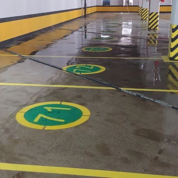 Наливное пол эбоксидние или полеуритановое покрития