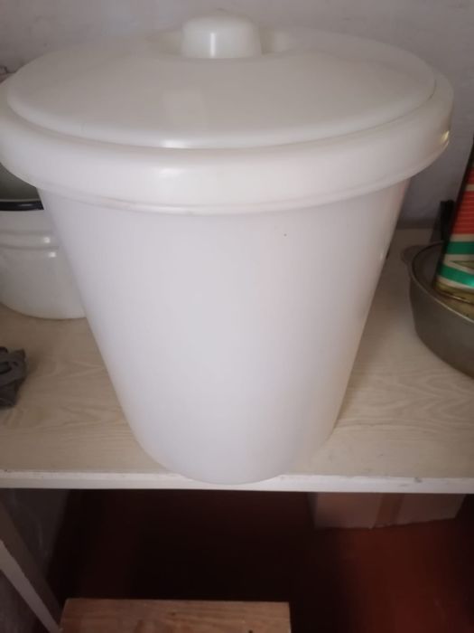 Продам пластиковый бак