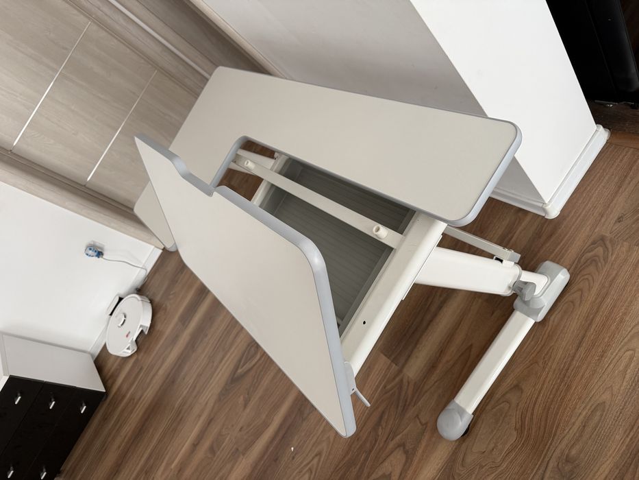 Birou copii reglabil pe inaltime A+ E10LD