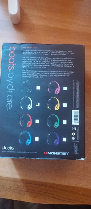 By dr dre, în cutia originala