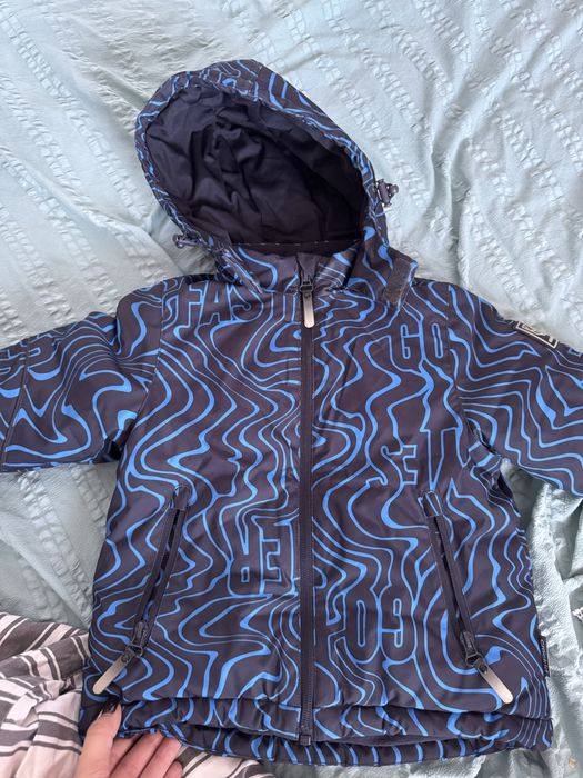 Продам детскую куртку