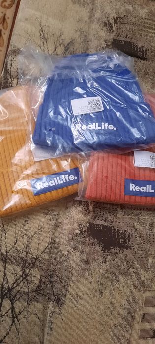 Продам шапки трикотаж