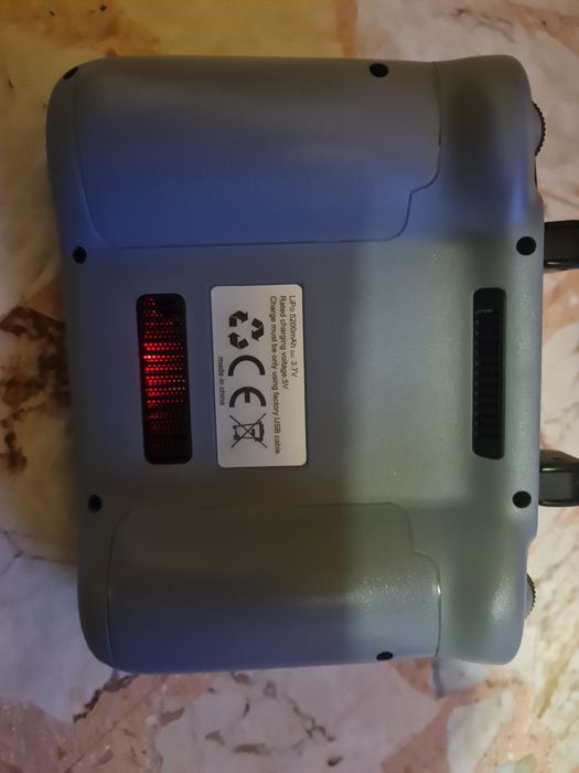 Drona 2 baterii si telecomanda noi noute