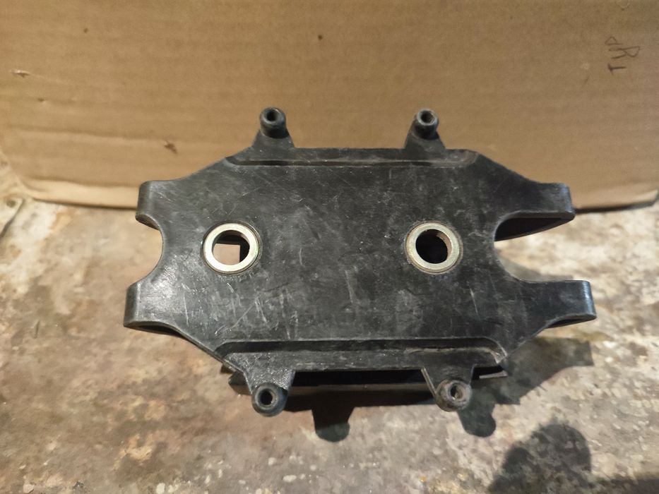 Салазка для бампера Е34