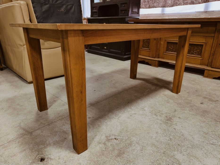 Дъбова трапезна маса