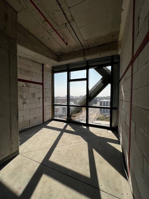 Продаётся коммерция 37м², Piramit Tower, коробка. Нукусская