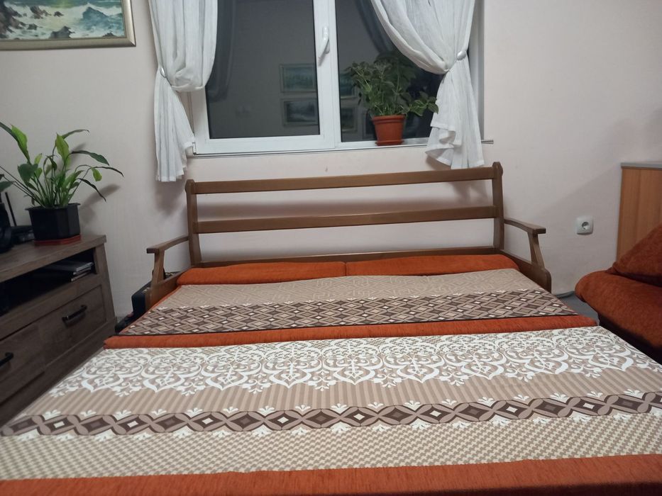 3 бр разтегателни дивани