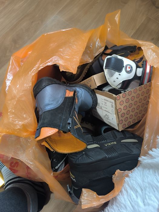 Отдам пакет обуви для мальчика