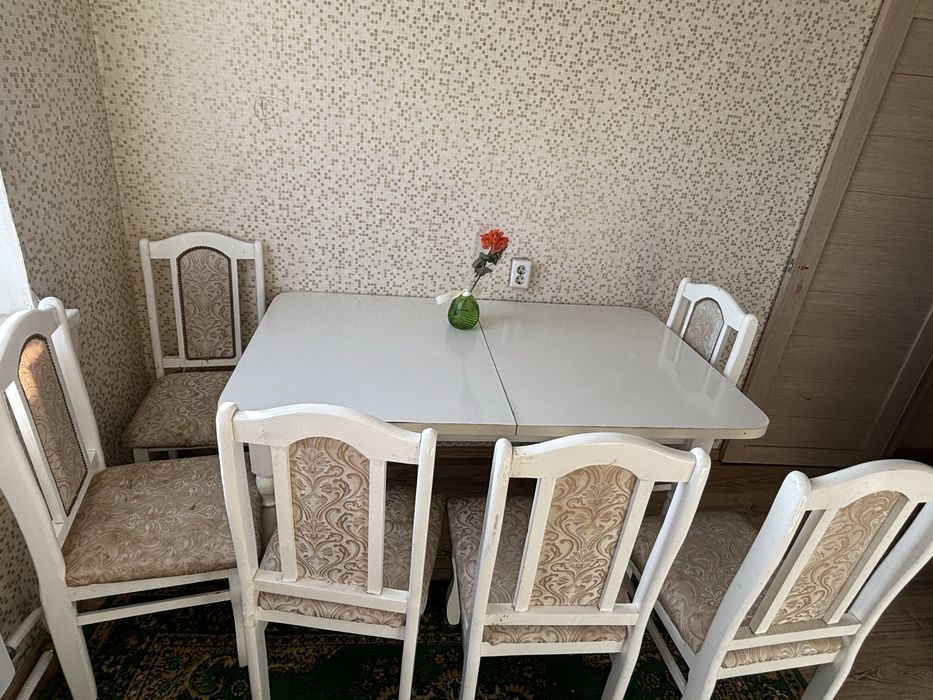 Стол и стулья бу