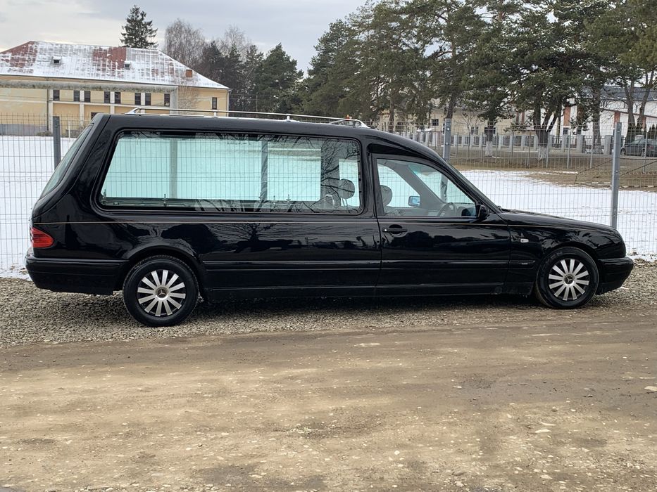 Mercedes E Class masină mortuară 2.2 diesel