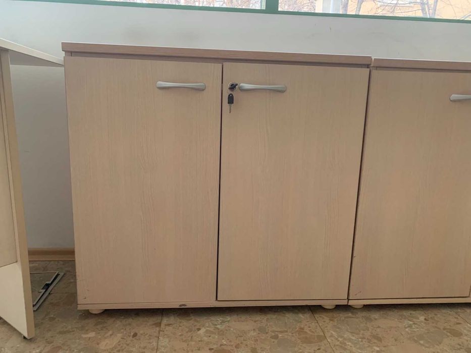 Големи офис бюра