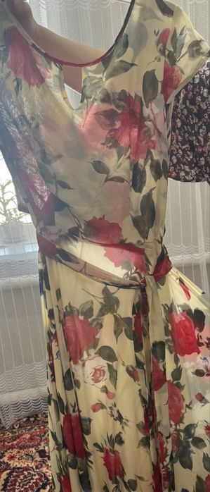 Продам платья и брючный костюм