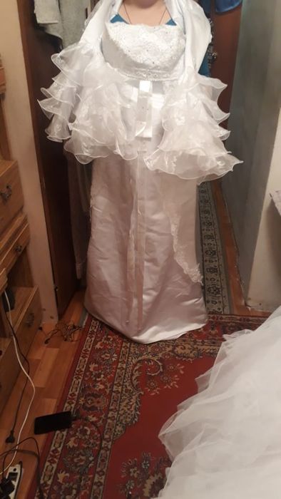 Продам свадебные платья