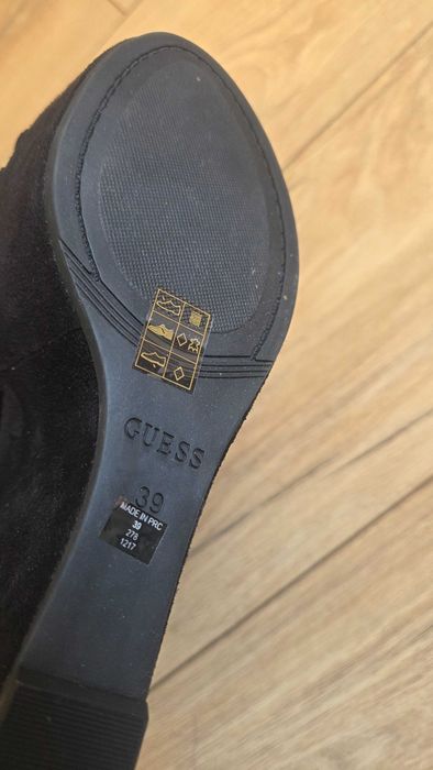 Сандали на платформа Guess НОВИ