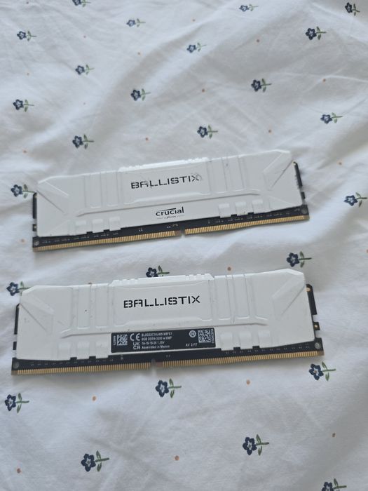 Memorie RAM 16GB 3200mhz White Crucial Ballistix dual channel Impecabi
