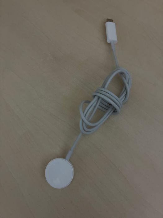 Apple watch se 2022 starlight baterie 100 la suta.