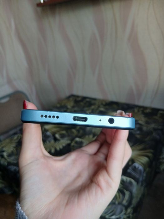 СРОЧНО ПРОДАЕТСЯ!!Honor x6a ,голубой цвет,идеальное состояние