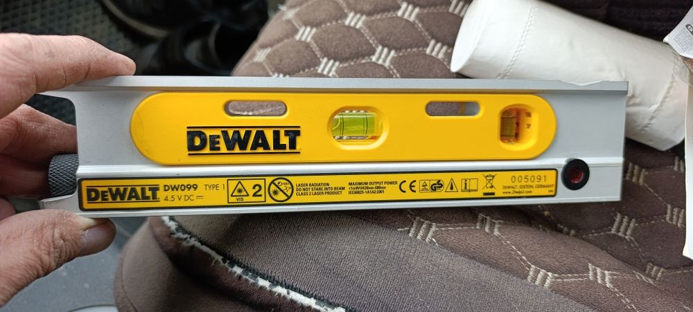 Продам лазерный уровень DeWALT