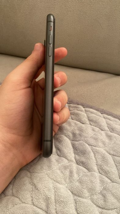 Продам iPhone 11